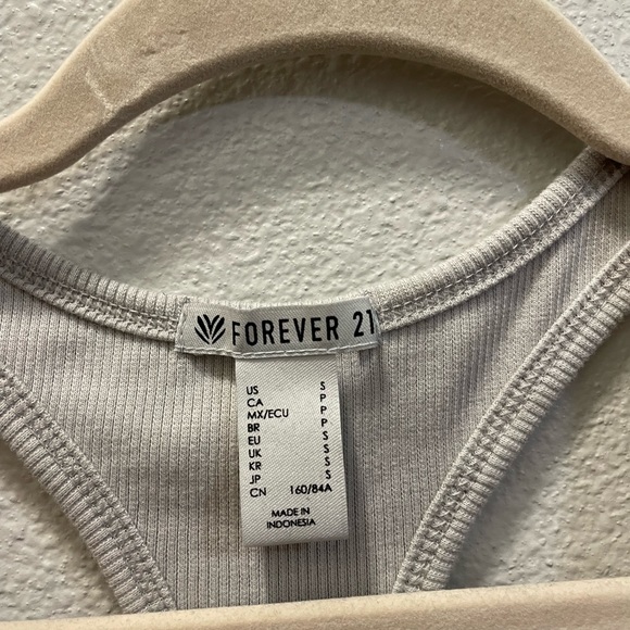 Gray tank top - Picture 3 of 4